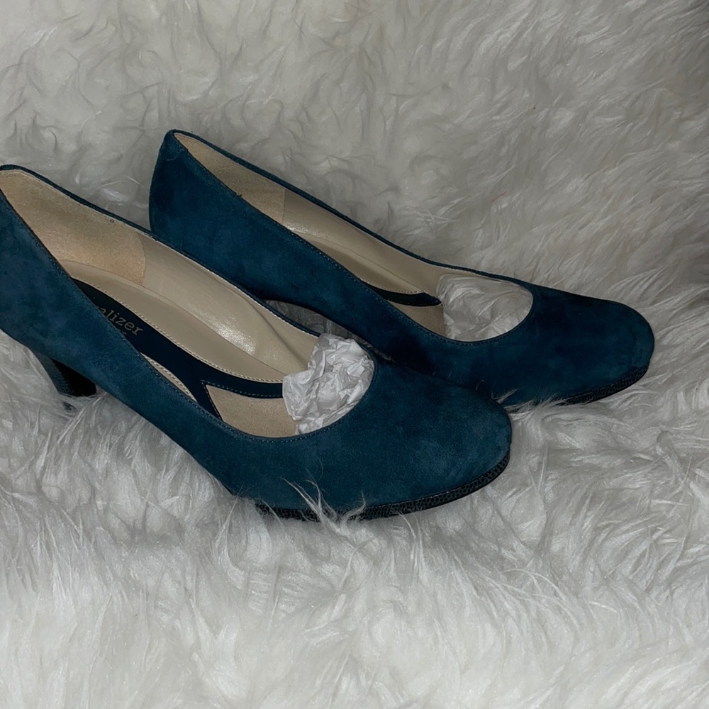 Naturalizer Blue Heels